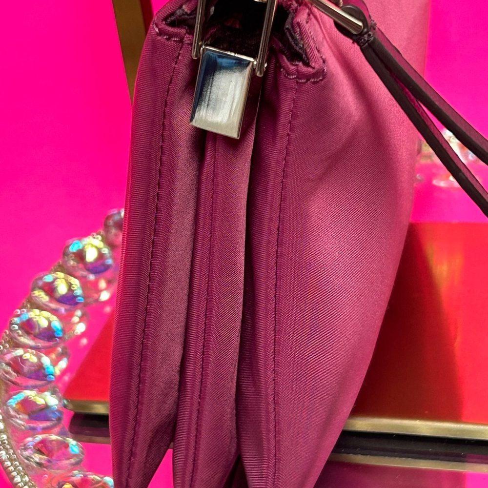 kate spade cranberry nylon crossbody w/Elephant Bag Charm Approx. 10 x 7 x 2 - Picture 4 of 16